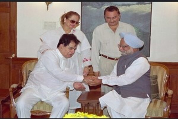 Saira Banu recalls PM Manmohan Singh welcomed Dilip Kumar